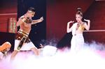 Bước nhảy hoàn vũ: ‘Nữ hoàng scandal’ Angela Phương Trinh ‘lột xác’ đêm mở màn